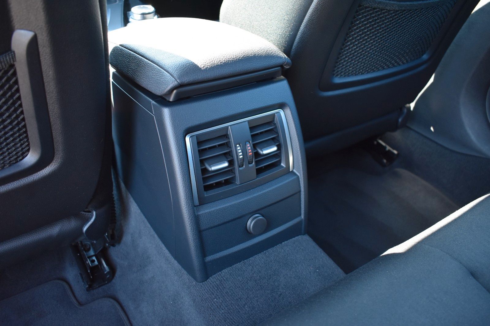 Fahrzeugabbildung BMW 320 d Touring Sport Line Automatik AHK