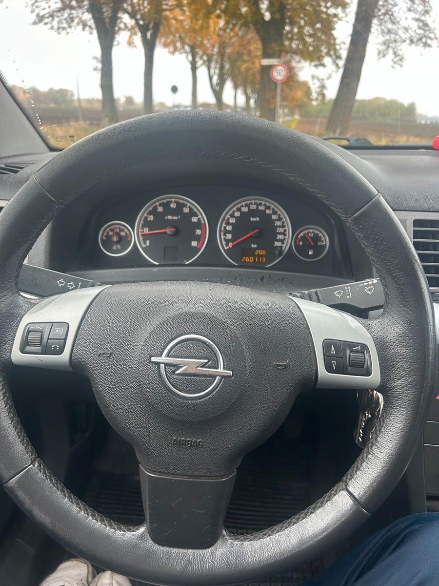 Opel Vectra 2005 — photo 6