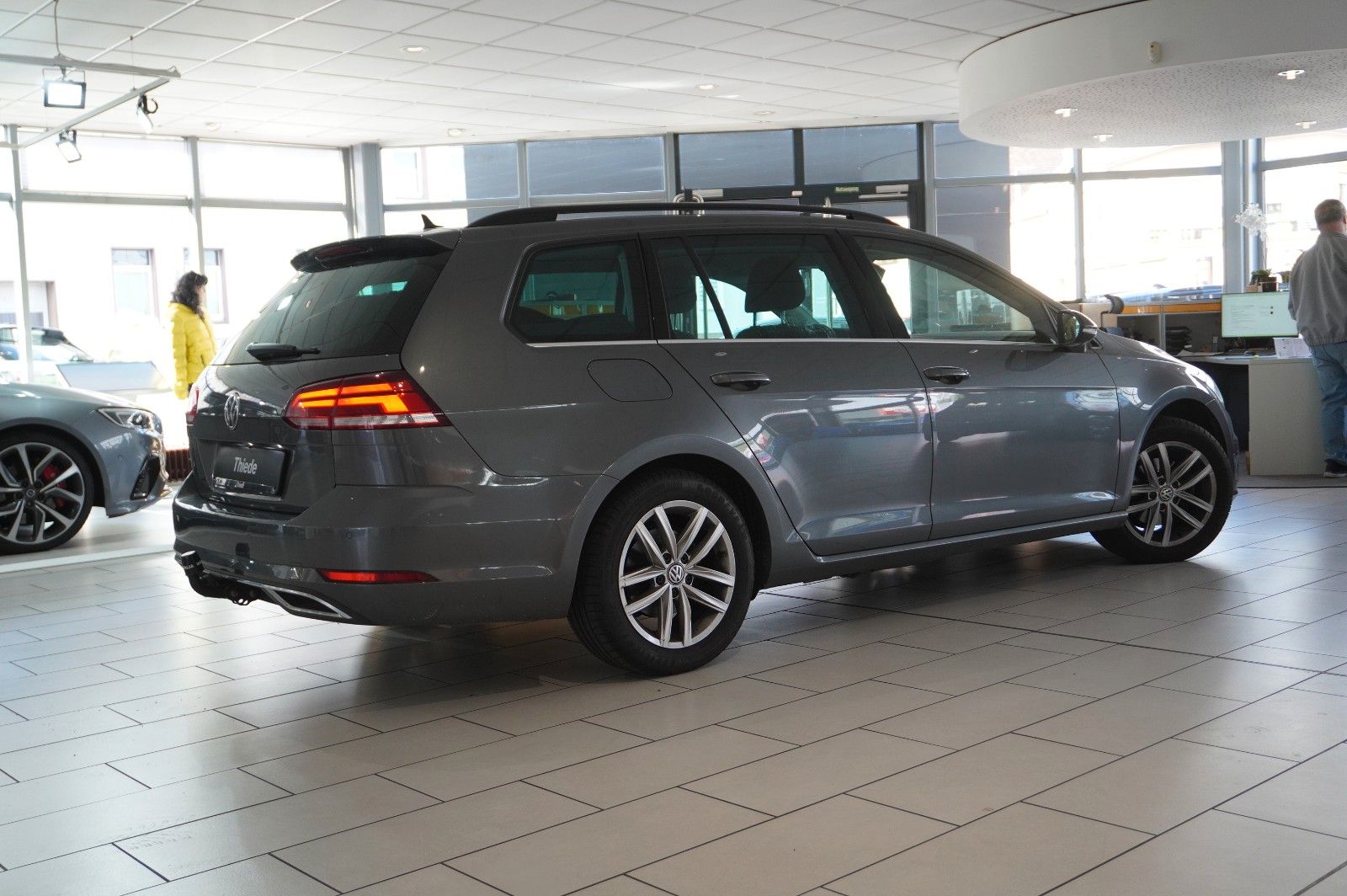 Fahrzeugabbildung Volkswagen Golf VII VARI. 1.5 TSI HIGHLINE NAVI/SPORT/AHK
