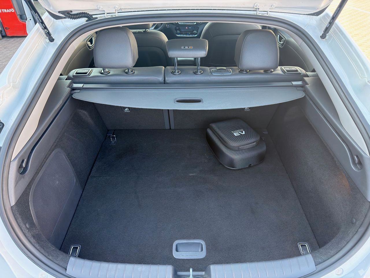 Fahrzeugabbildung Hyundai IONIQ EV Premium *Schiebedach*Totwinkel*ACC*LED*