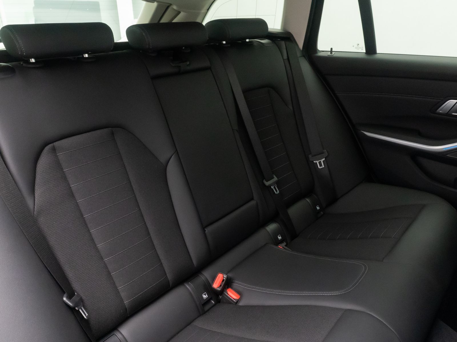 Fahrzeugabbildung BMW 320e DAB Kamera Alarm H/K Sport Leder Komfort