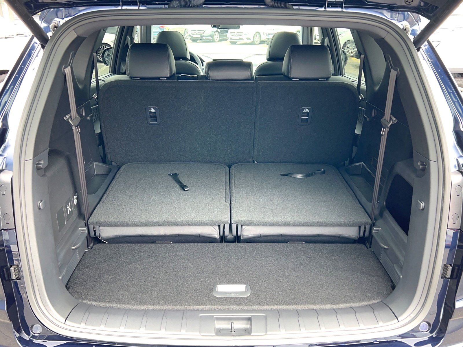 Fahrzeugabbildung Ssangyong Rexton Sapphire 2.2 D 8AT 4WD/360°KAMERA/7-Si./