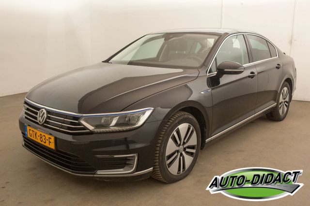 Volkswagen Passat Lim. GTE