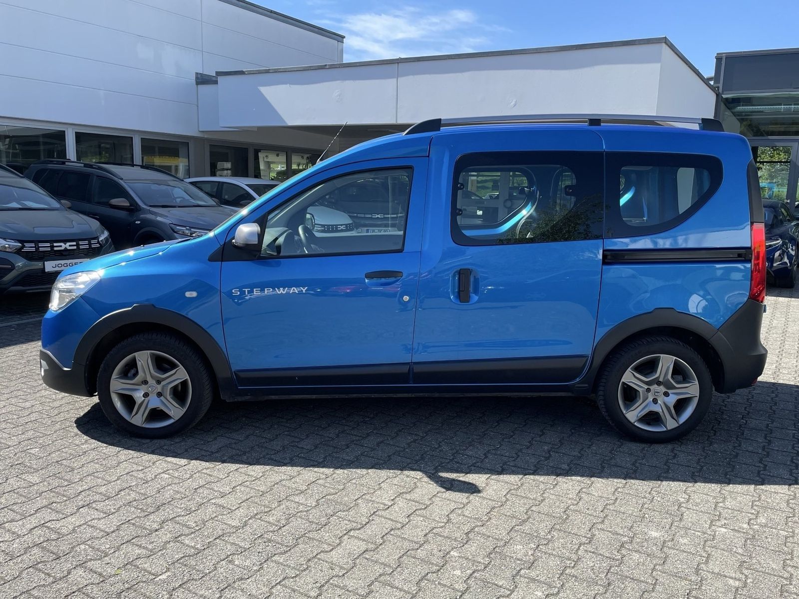Fahrzeugabbildung Dacia Dokker Stepway Plus TCe 130