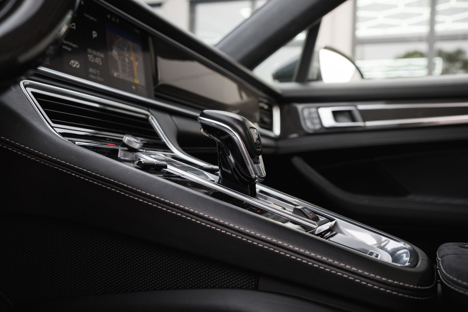 Fahrzeugabbildung Porsche Panamera Sport Turismo GTS-BOSE-Approved