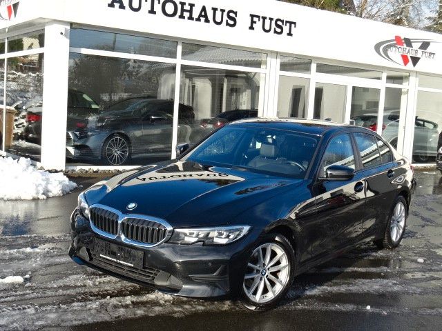 BMW 318d Limousine,LEDER,NAVI,LED,AUTOM,KAMERA,1HAND