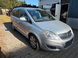 Opel Zafira B - Opel Zafira: Limousine