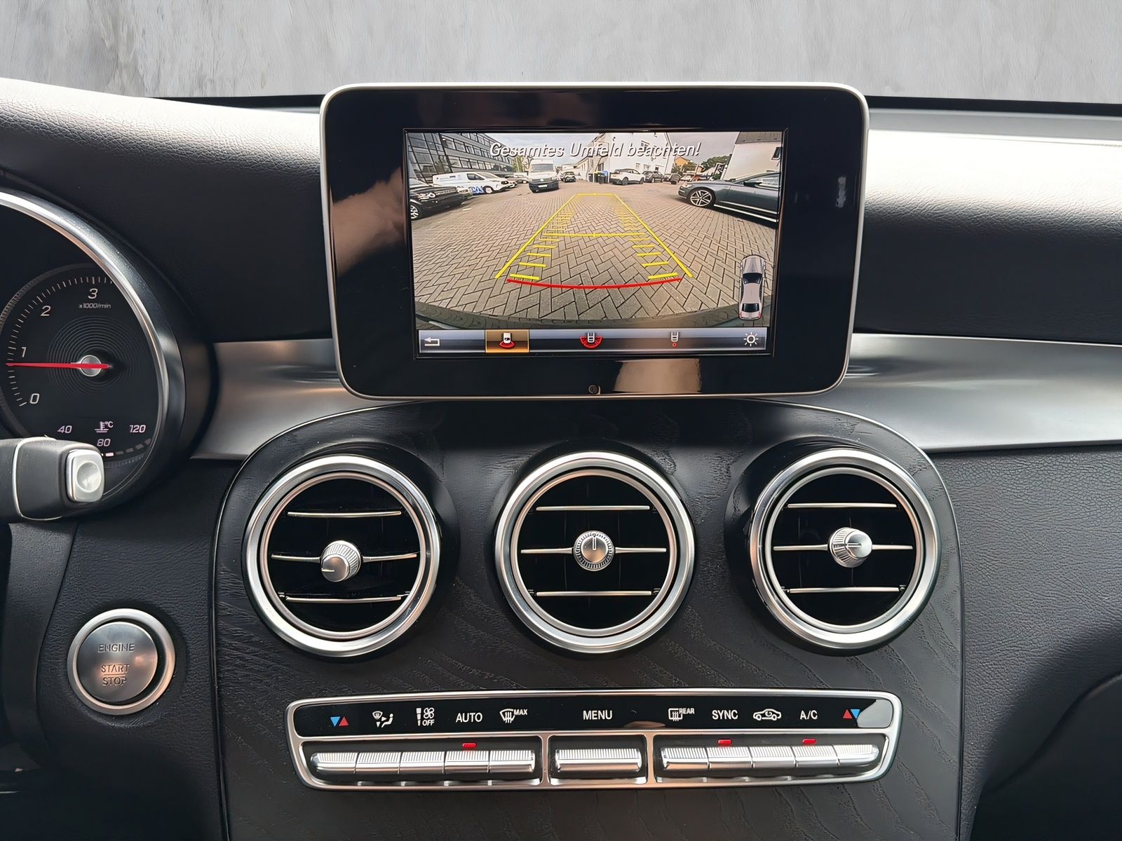 Fahrzeugabbildung Mercedes-Benz GLC 250 d Coupe AMG 4Matic MEMORY LED AHK KAMERA