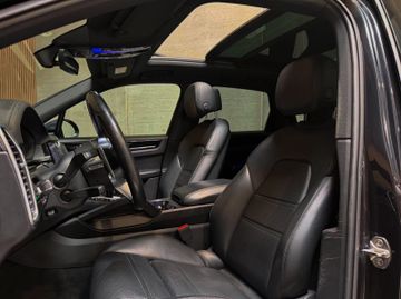 Porsche Cayenne - 6