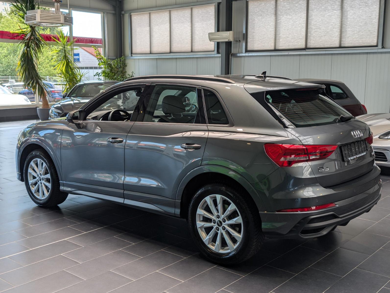 Audi Q3 35 TFSI S tronic S line, миниатюра 2