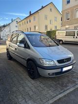 Opel Zafira 1.8 16V Elegance in Grau - Opel Zafira: 16v Elegance 8