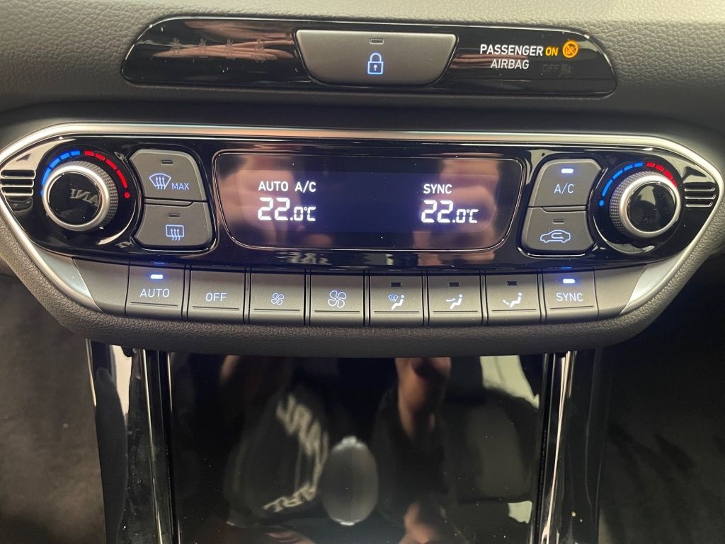 Fahrzeugabbildung Hyundai i30 FL 5-Türer (MY25) 1.5 T-GDI (140 PS) 48V 6-M