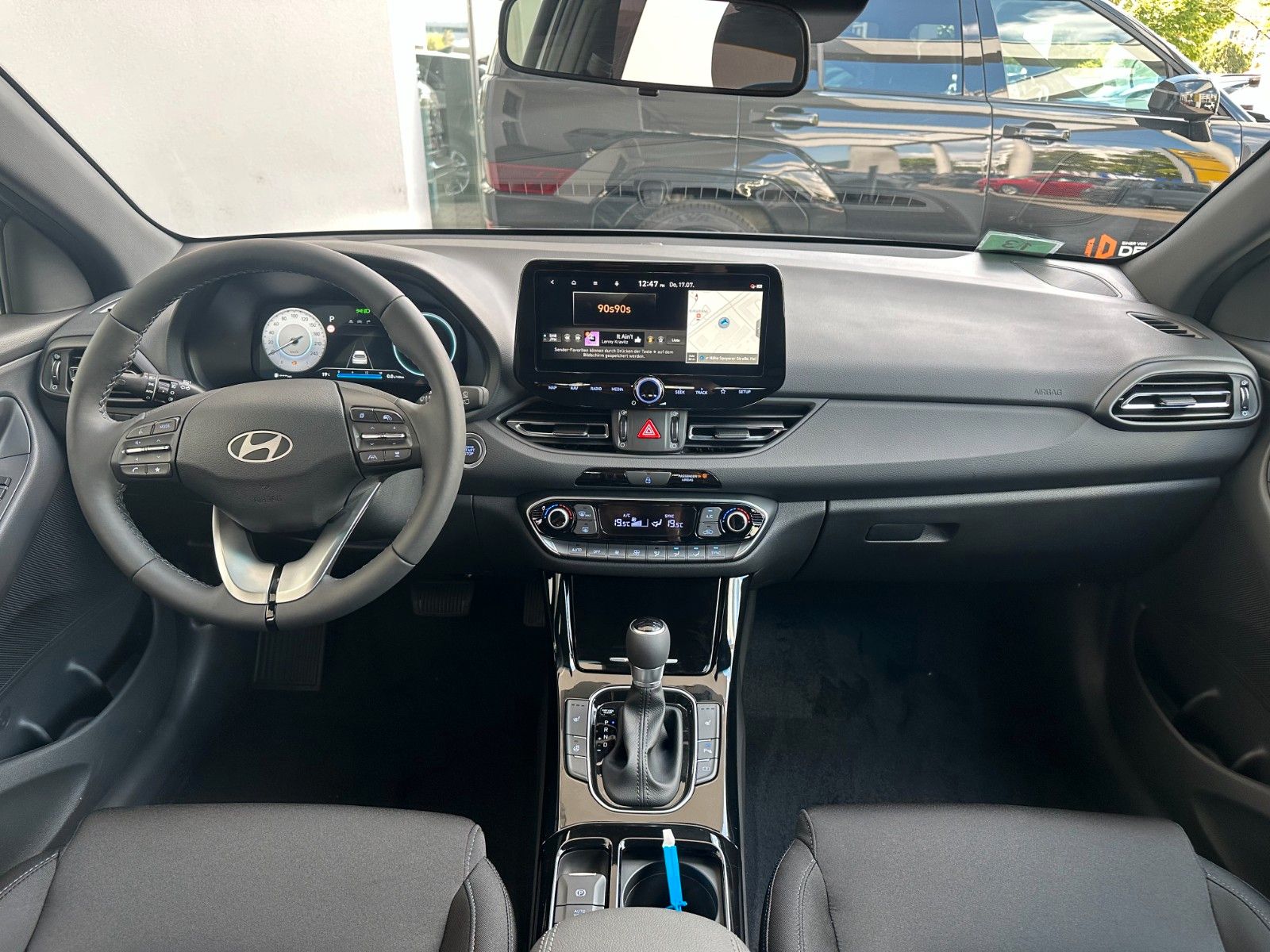 Fahrzeugabbildung Hyundai i30 Advantage Plus-Paket Toterwinkel/Navi!