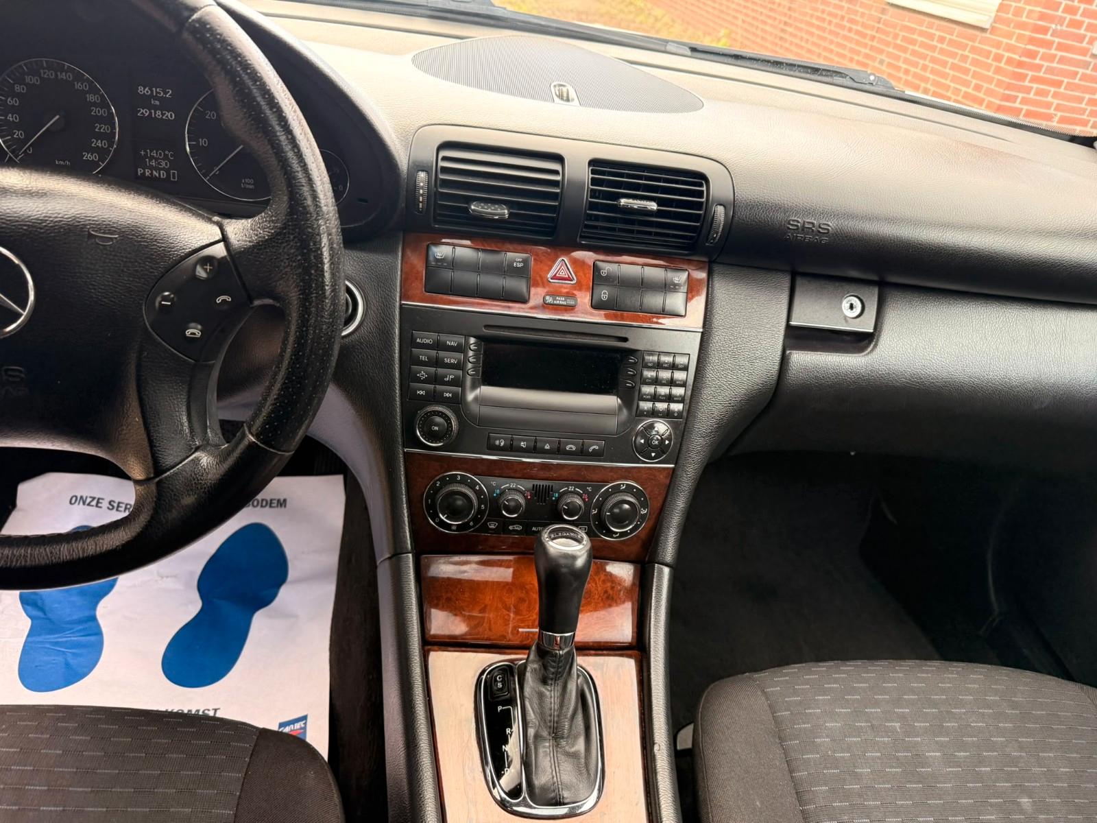 Mercedes-Benz C200 2006 — photo 33