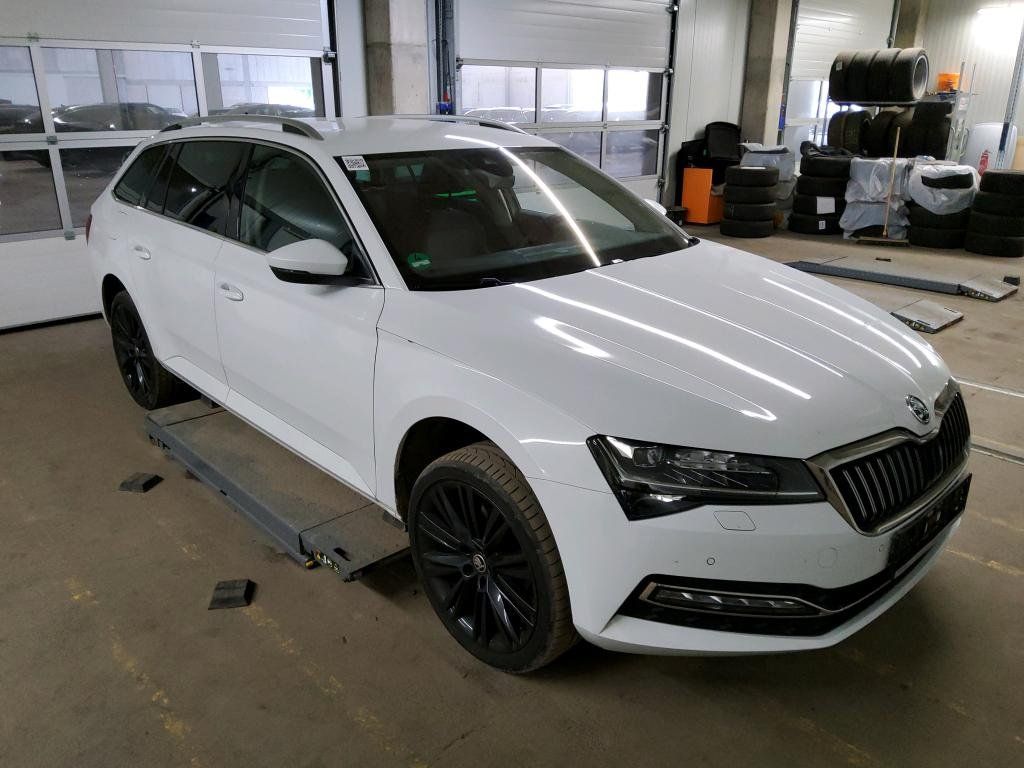 Fahrzeugabbildung SKODA Superb Combi 2.0 TSI Style/AHK/KAMERA/ACC/LED/