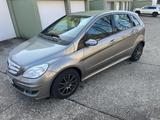 Mercedes-Benz Mercedes B180 - gebrauchte Mercedes-Benz B 180 aus dem Jahr 2007