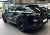 Porsche Cayenne Coupé GTS  4.0 V8  - Full Black  - Porsche Cayenne mit Benzin-Antrieb: Coupe, Schwarz