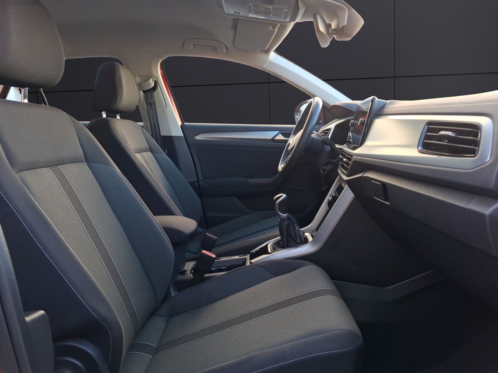 Fahrzeugabbildung Volkswagen T-Roc TSI Life LED Navi AID Park-Assoist SH