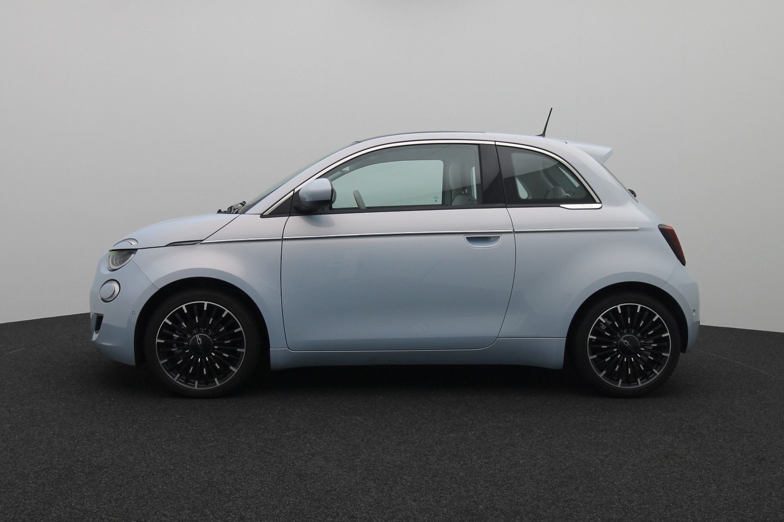 Fahrzeugabbildung Fiat 500e La Prima incl. Wallbox