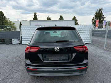 Volkswagen Tiguan - 4