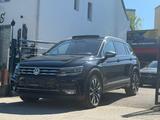 Volkswagen Tiguan Allspace R-Line Highline 4Motion - gebrauchte VW Tiguan Allspace aus dem Jahr 2019