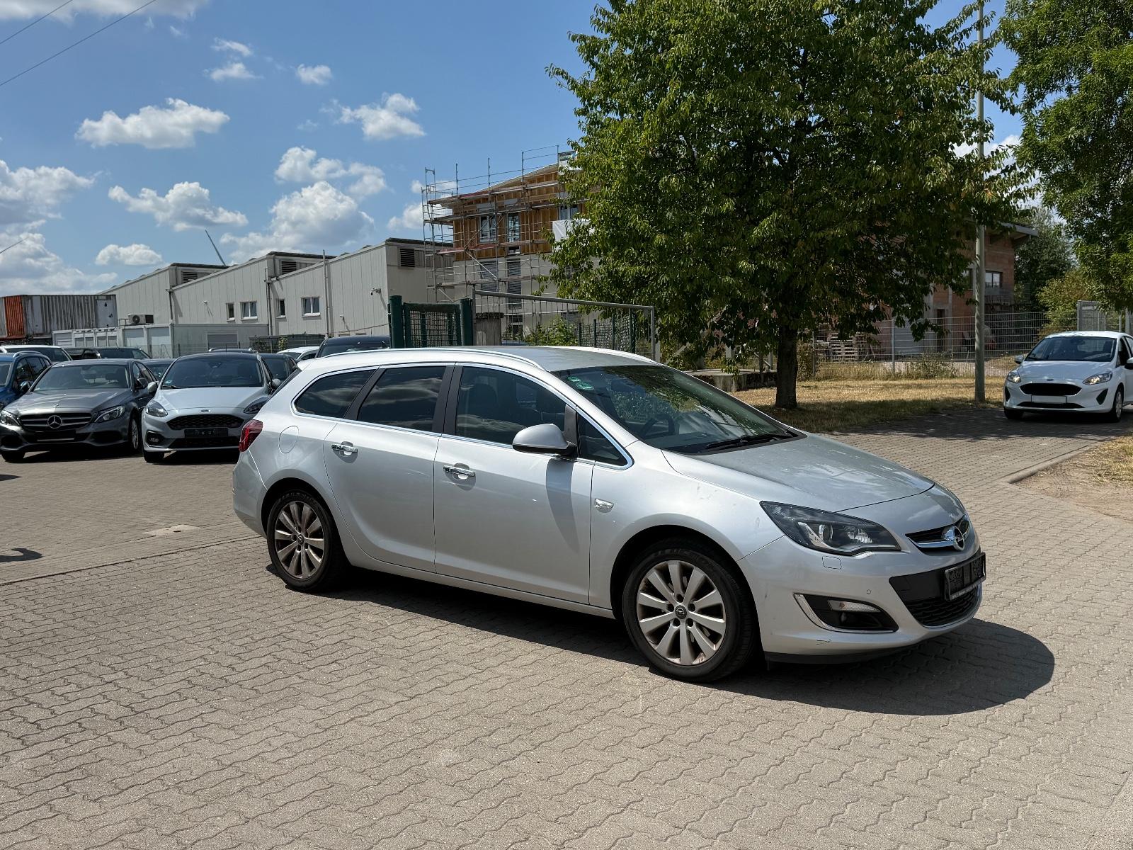 Opel Astra 2013 — photo 7