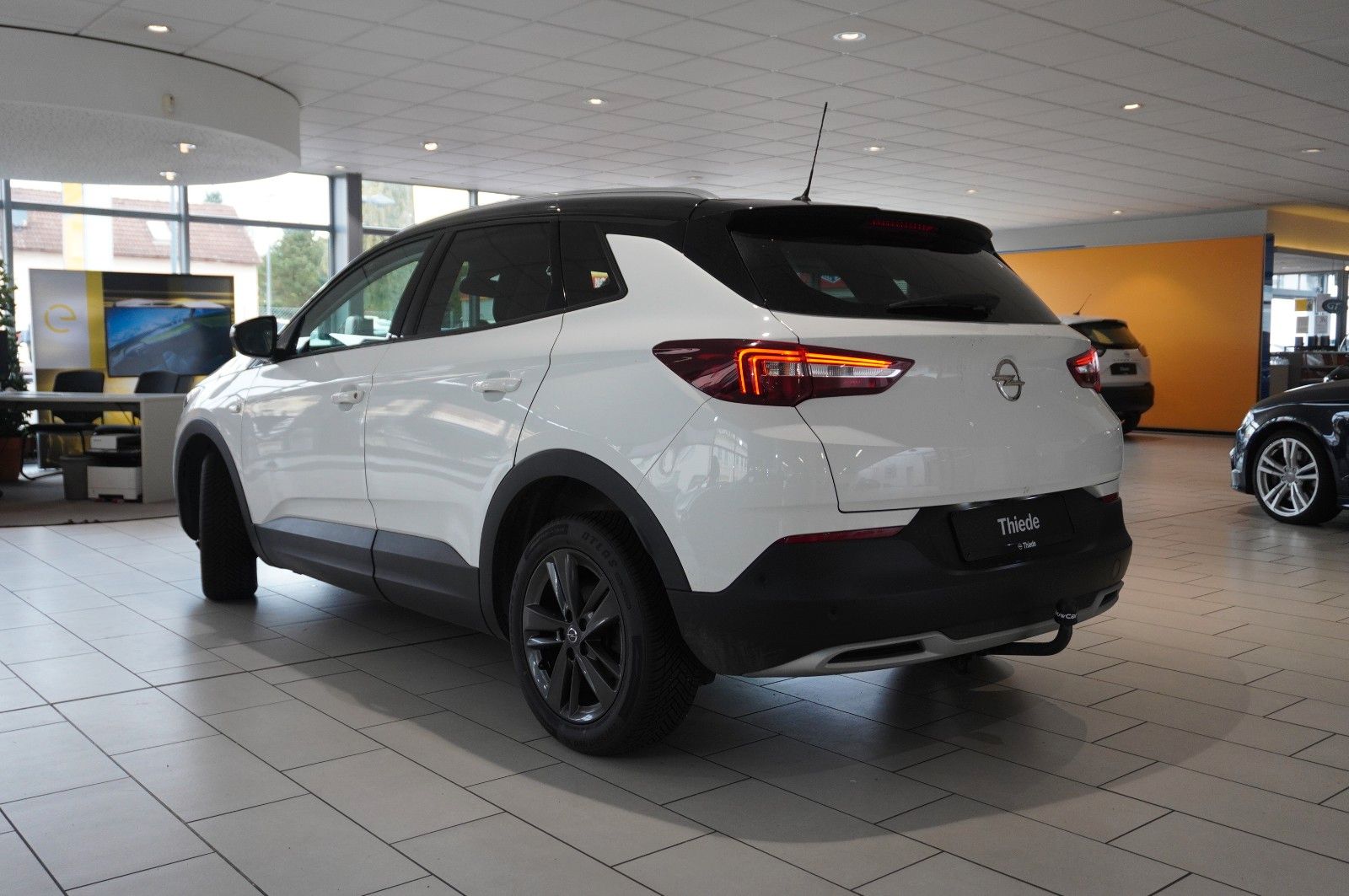 Fahrzeugabbildung Opel Grandland (X) 1.5D DESIGN  NAVI/LED/AHK/SHZ/ALU