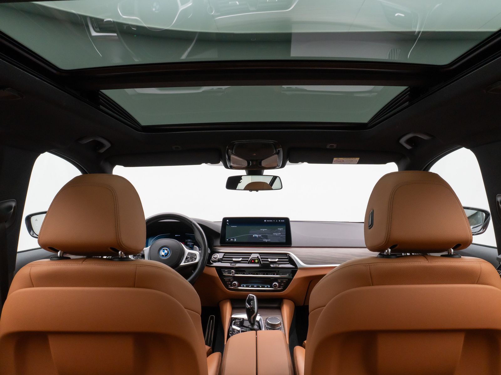 Fahrzeugabbildung BMW 530e M Sport Panorama Laser Kamera HUD DAB H/K