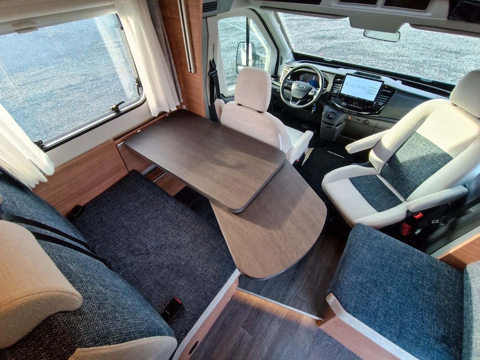 Fahrzeugabbildung Weinsberg CaraSuite 700 MEG Ford*Automatik*Xenon*Dachklima