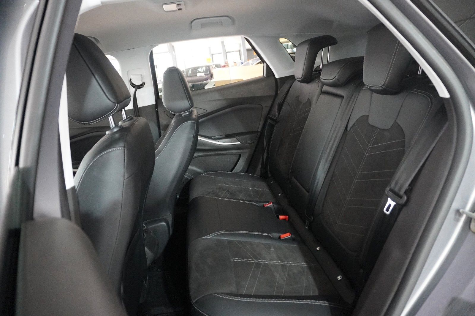 Fahrzeugabbildung Opel Grandland (X) ULTIMATE 4HYBRID NAVI/LED/SPORT/SH