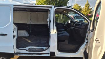 Opel Vivaro - 12