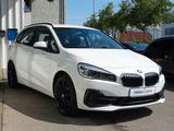 BMW 218d Active Tourer Aut Advantage Navi LED Kamera - BMW 218 Active Tourer aus 2020