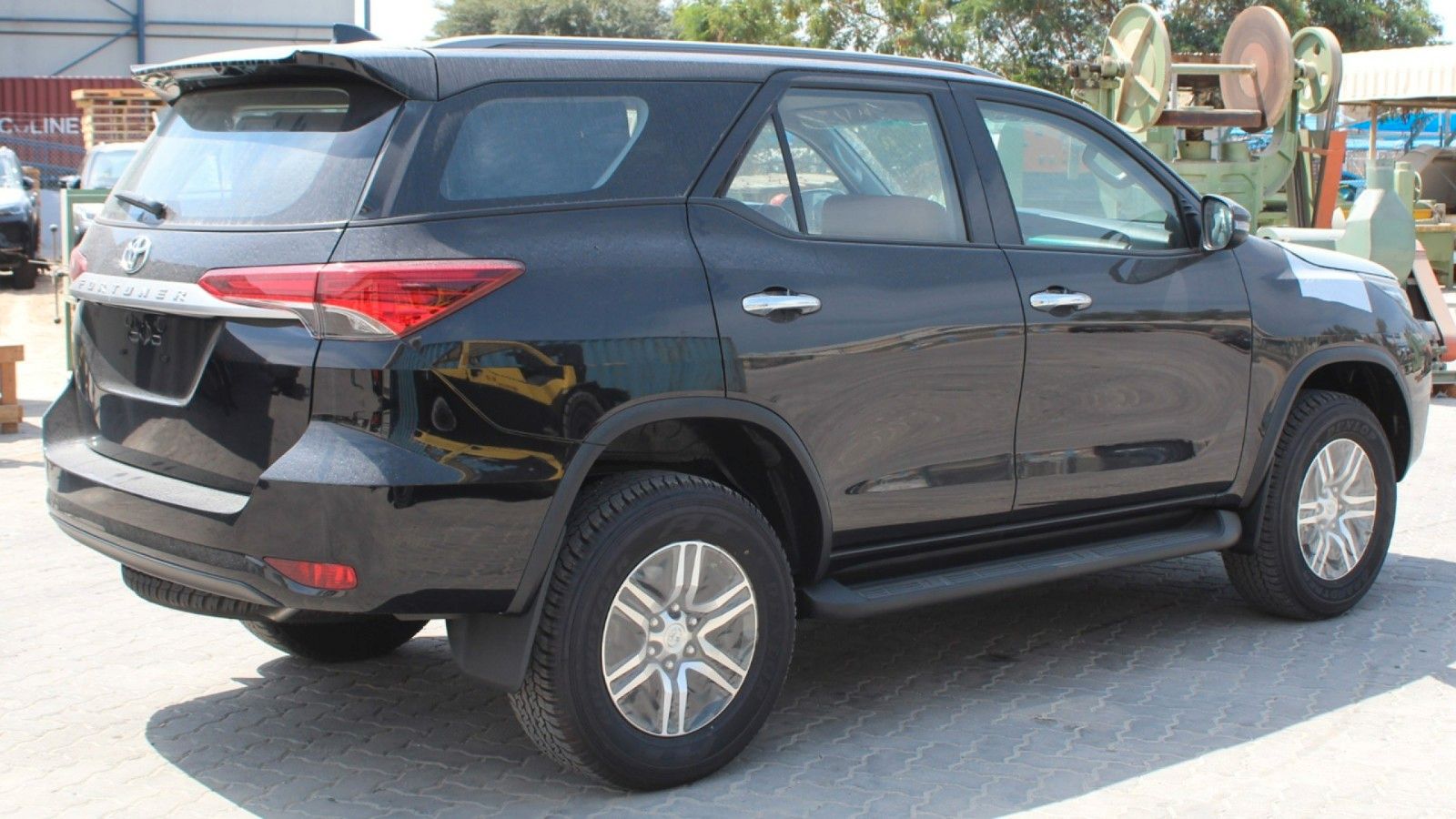 Toyota FORTUNER 2.7L P AT 2026 *FOR EXPORT OUT OF EU* imagem 3