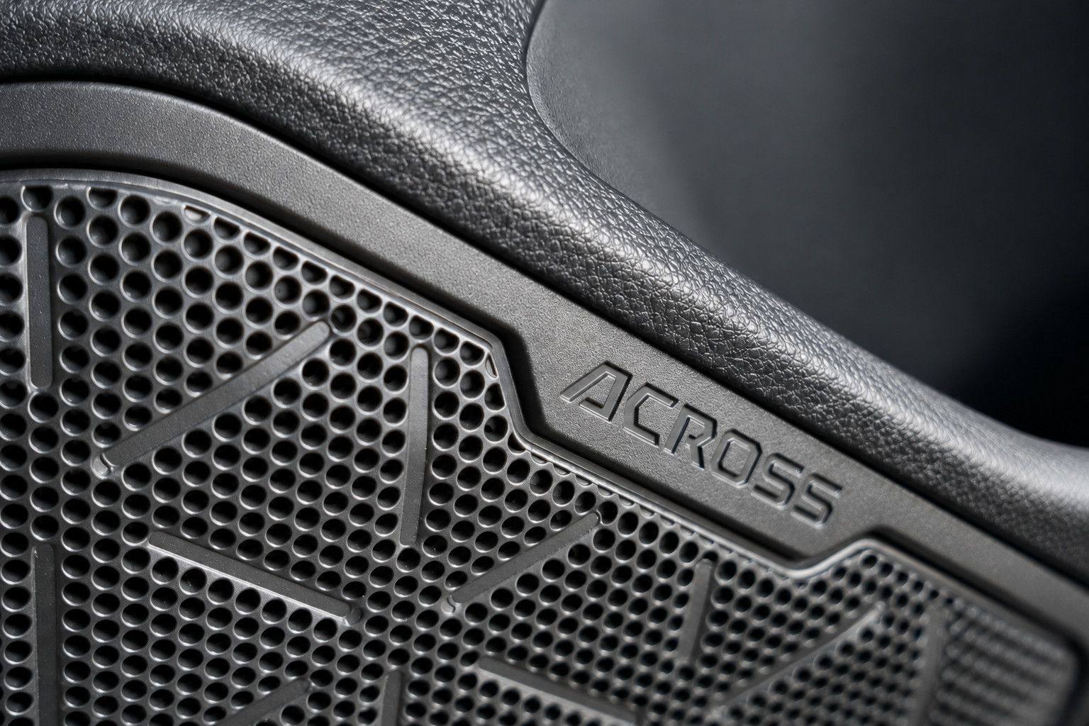 Fahrzeugabbildung Suzuki Across 2.5 Plug-In Hybrid Comfort+ E-Four/ACC/