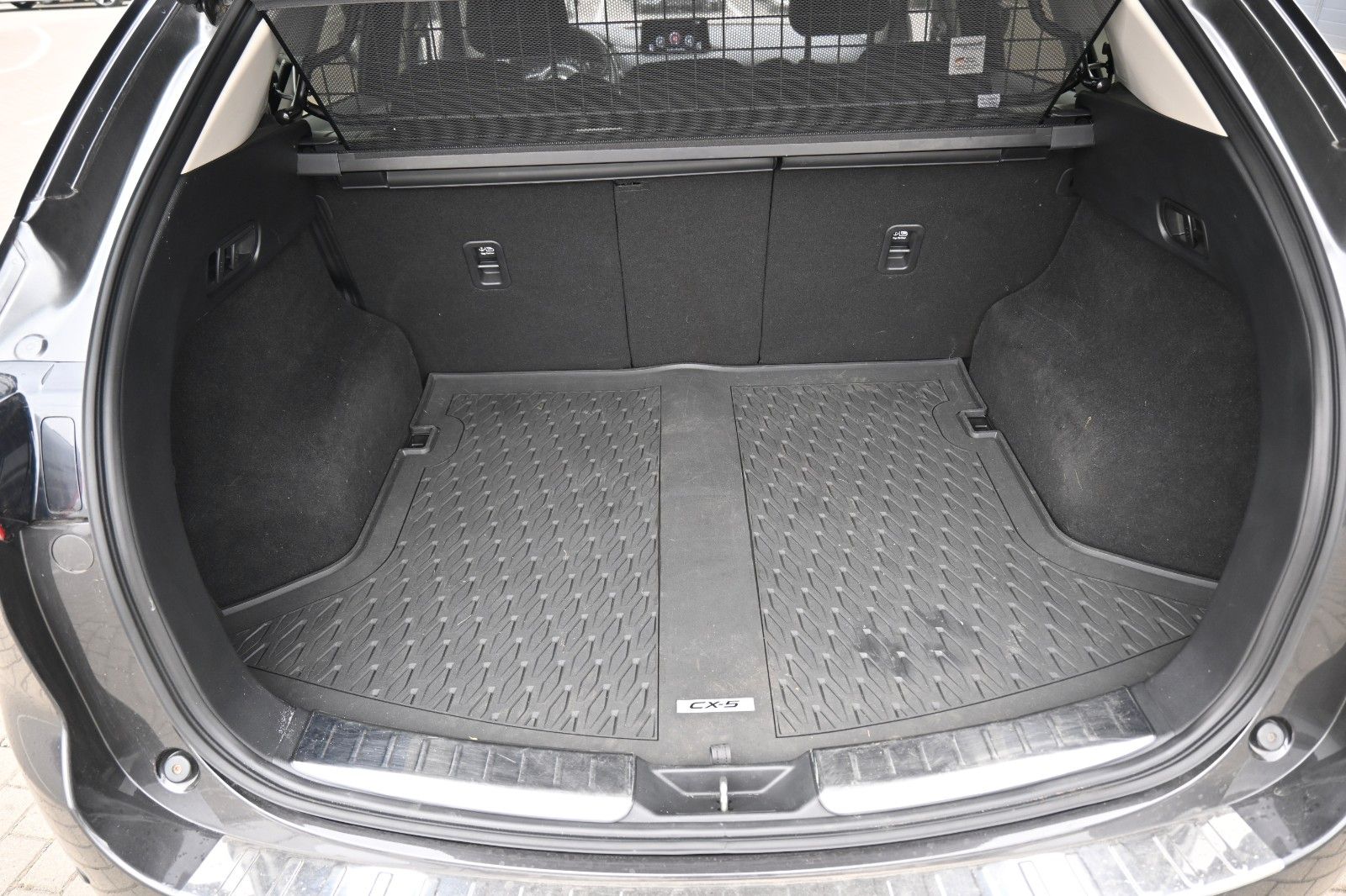 Fahrzeugabbildung Mazda CX-5 Sports-LineAWD*BOSE*HuD*AHK*360*ACC*