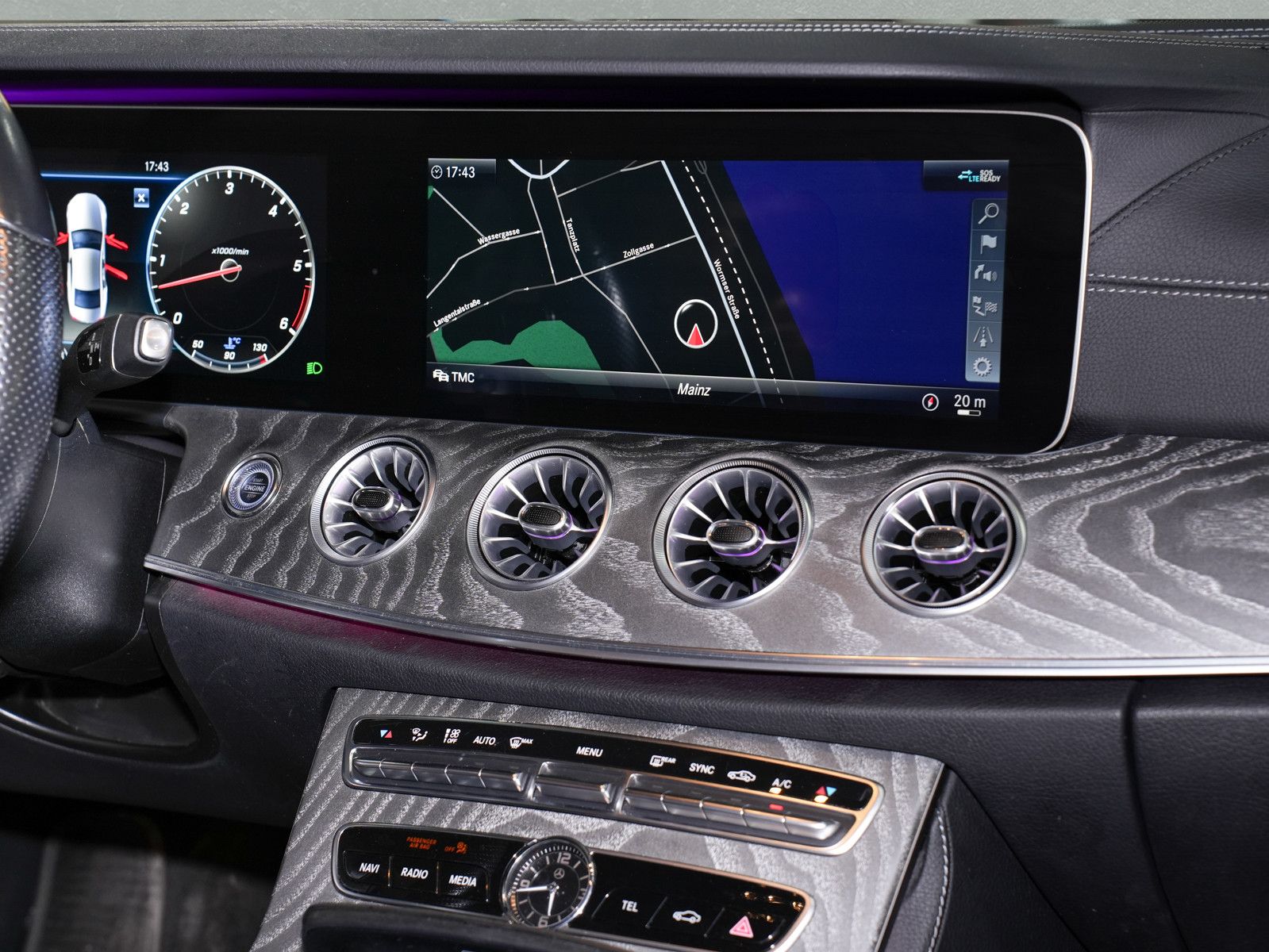 Fahrzeugabbildung Mercedes-Benz CLS 400 d 4Matic - AMG|Matrix|Distronic+|Burmest