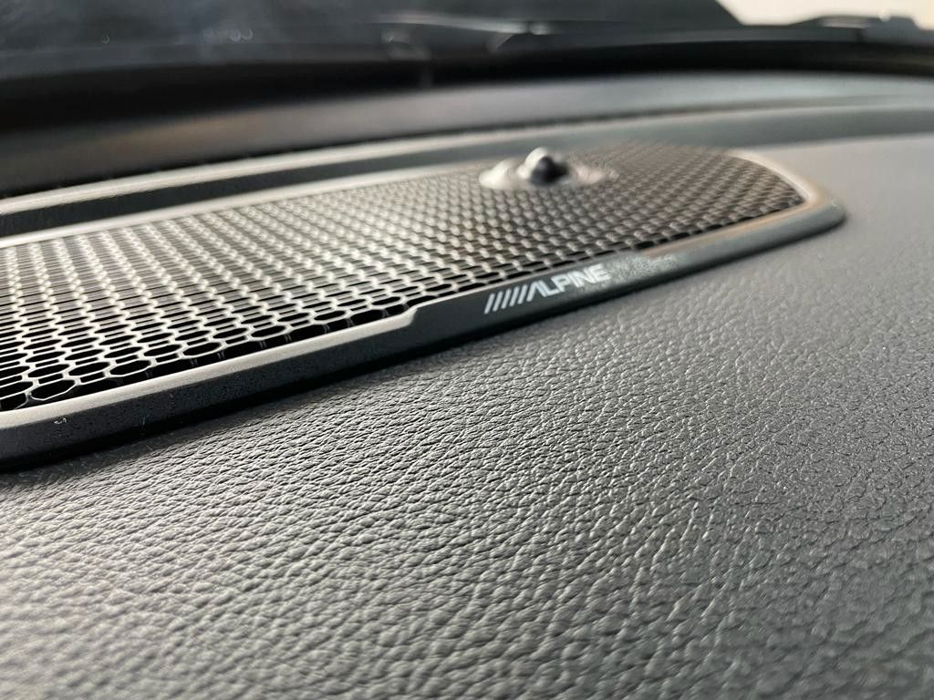 Fahrzeugabbildung Dodge LARAMIE CREW CAB SPORT  12"  HEMI 4x4