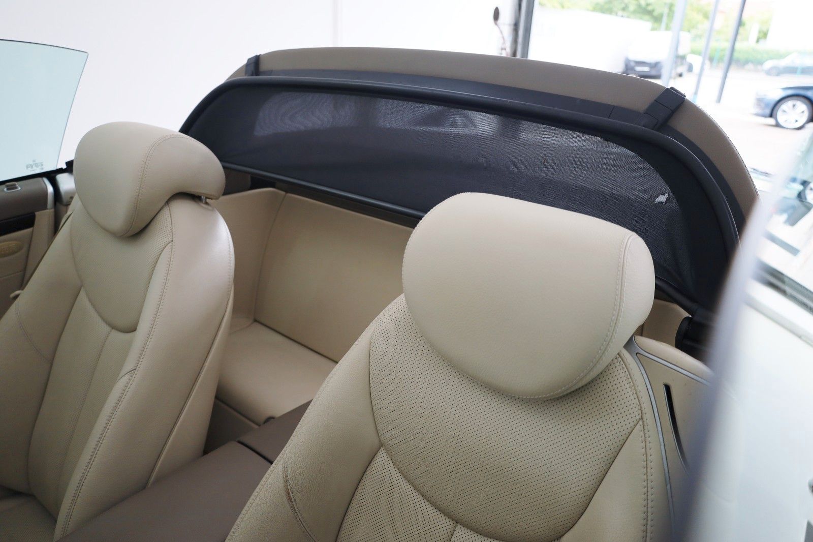 Fahrzeugabbildung Mercedes-Benz SL 350 Leder,Navi,Xenon,SH+Belüftung,PDC