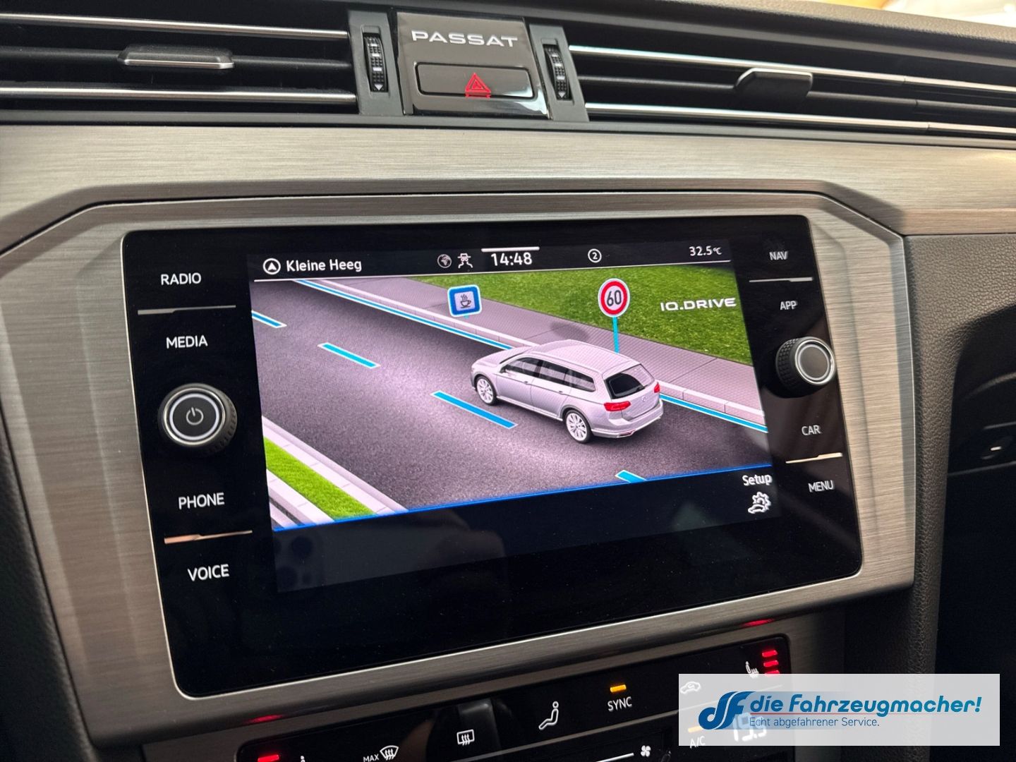 Fahrzeugabbildung Volkswagen Passat Variant Conceptline sch.AHK Navi LED ACC