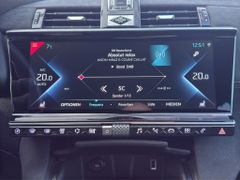 Fahrzeugabbildung DS Automobiles DS 7 Crossback 1.6 E-Tense 300 4x4 Performance L