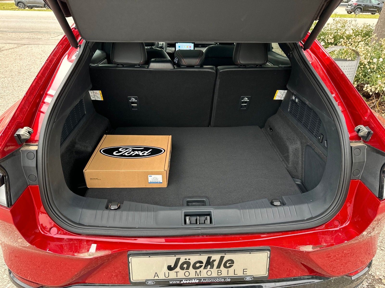 Fahrzeugabbildung Ford Mustang Mach-E Premium AWD