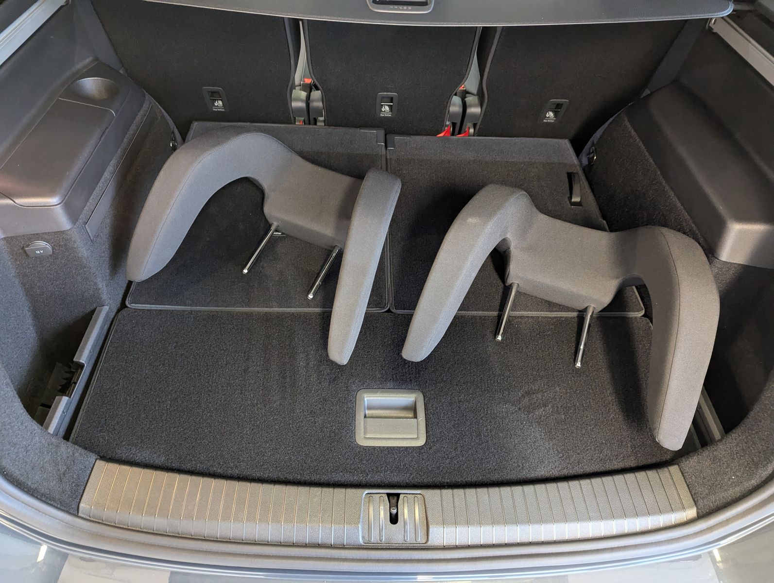 VW Touran 2.0 DSG R-Line High. Pano 7-Si IQ.Drive A - Image 20