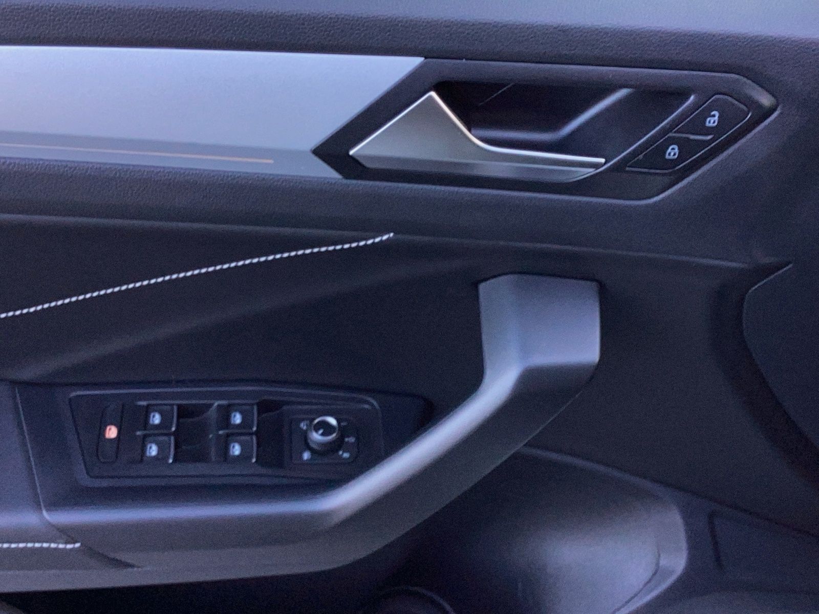 Volkswagen T-Roc - Bild 8