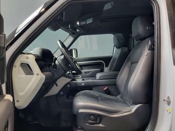 Land-Rover Defender - 7