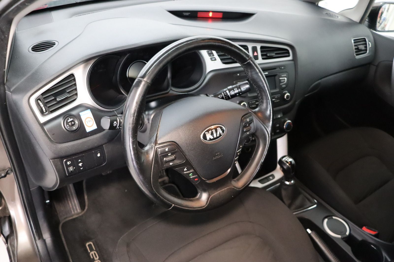 Fahrzeugabbildung Kia Cee'd 1.4 16V Edition 7 aus 1. Hd
