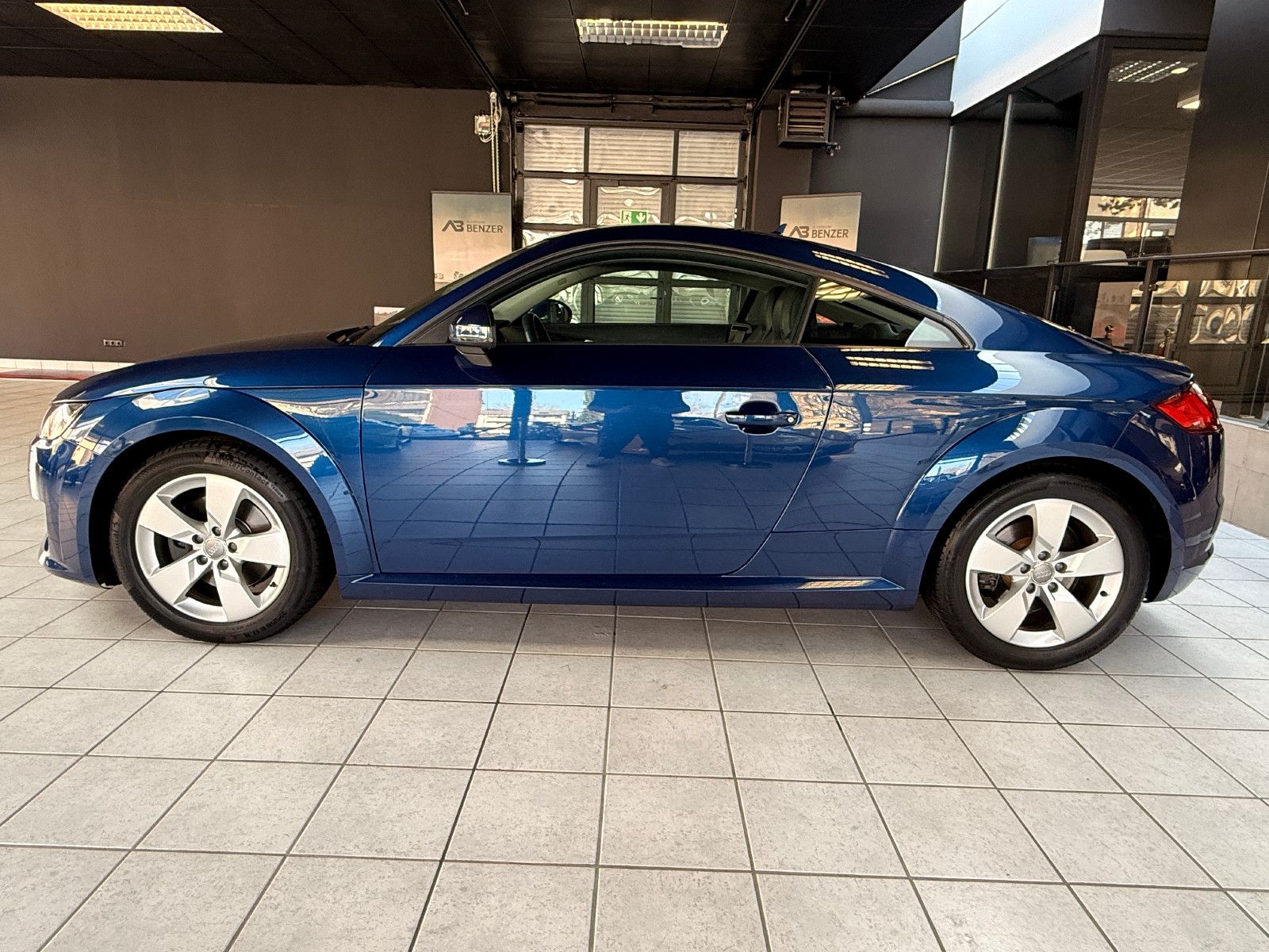Fahrzeugabbildung Audi TT Coupe 2.0 TFSI Quattro /AUTOMATIK/NAVI/ALCANT