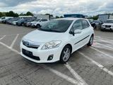 Toyota Auris Hybrid Life - Toyota aus 2012 mit Hybrid-Antrieb