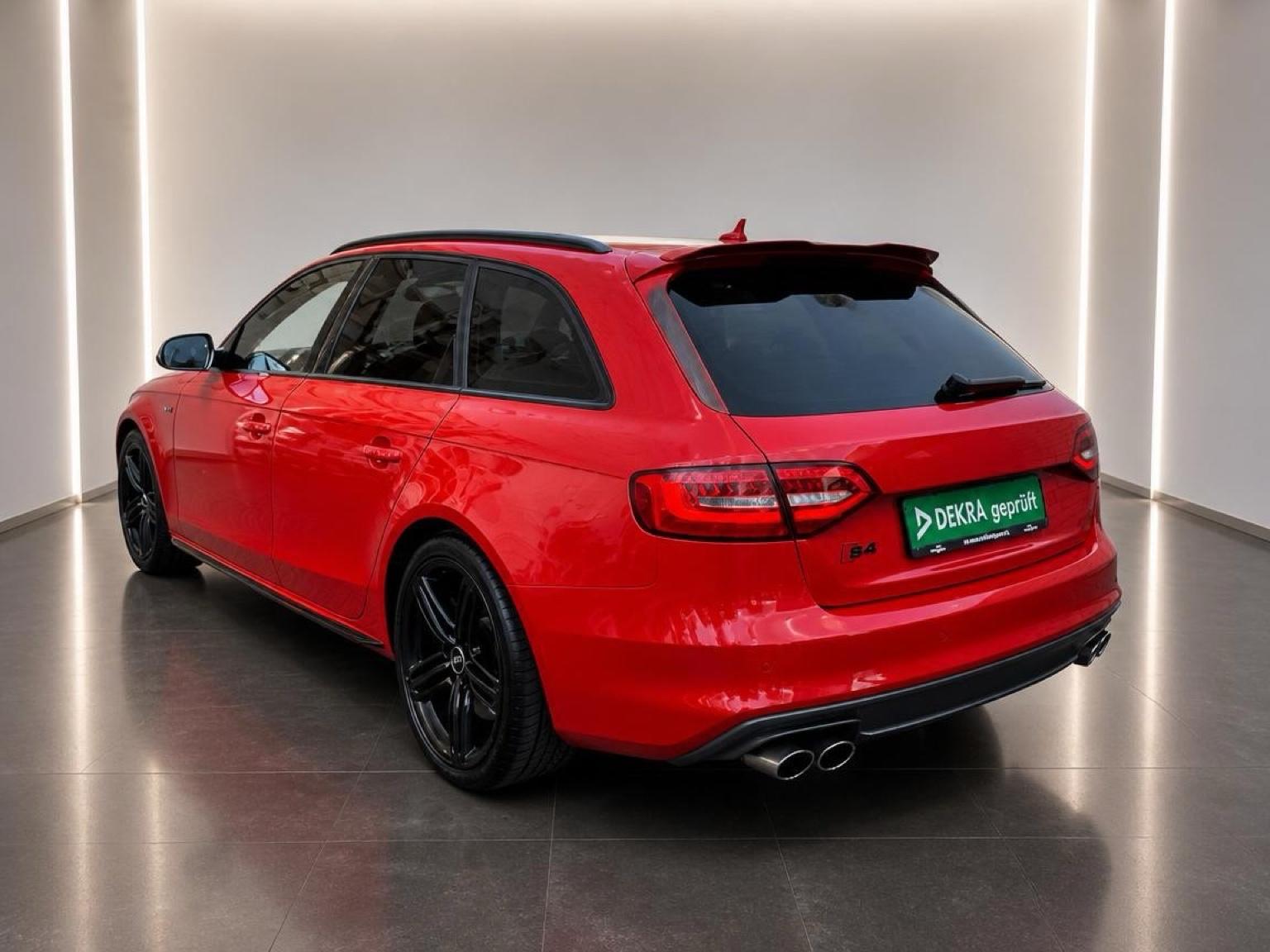 Audi S4 Avant 3.0 TFSI quattro 333 S tronic / Bang & Olufsen / Chauffage stationnaire / Sièges à mémoire