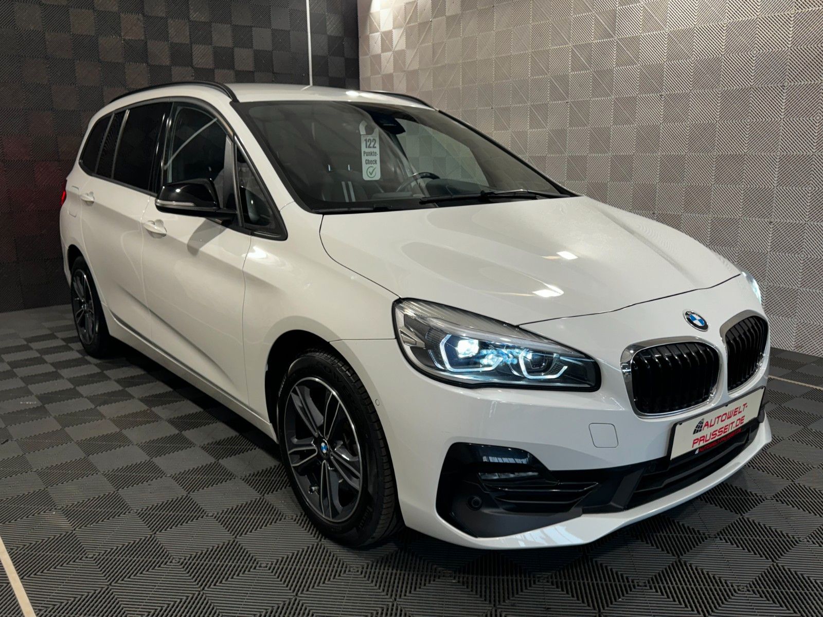 Gebrauchtwagen BMW 218 Gran Tourer 218d Gran Tourer *Sport Line*LED-PDC V+H-SHZ-AHK in Horb am Neckar