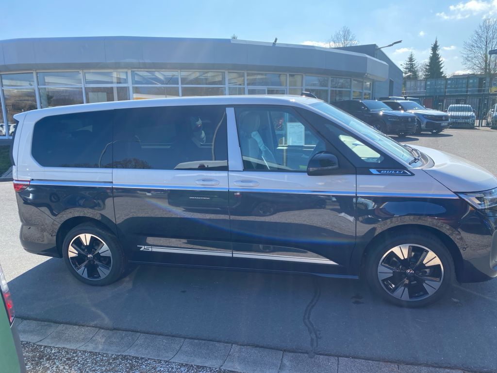 Fahrzeugabbildung Volkswagen T7 Multivan 2,0TDI LÜ Life 75 Jahre Sondermodell